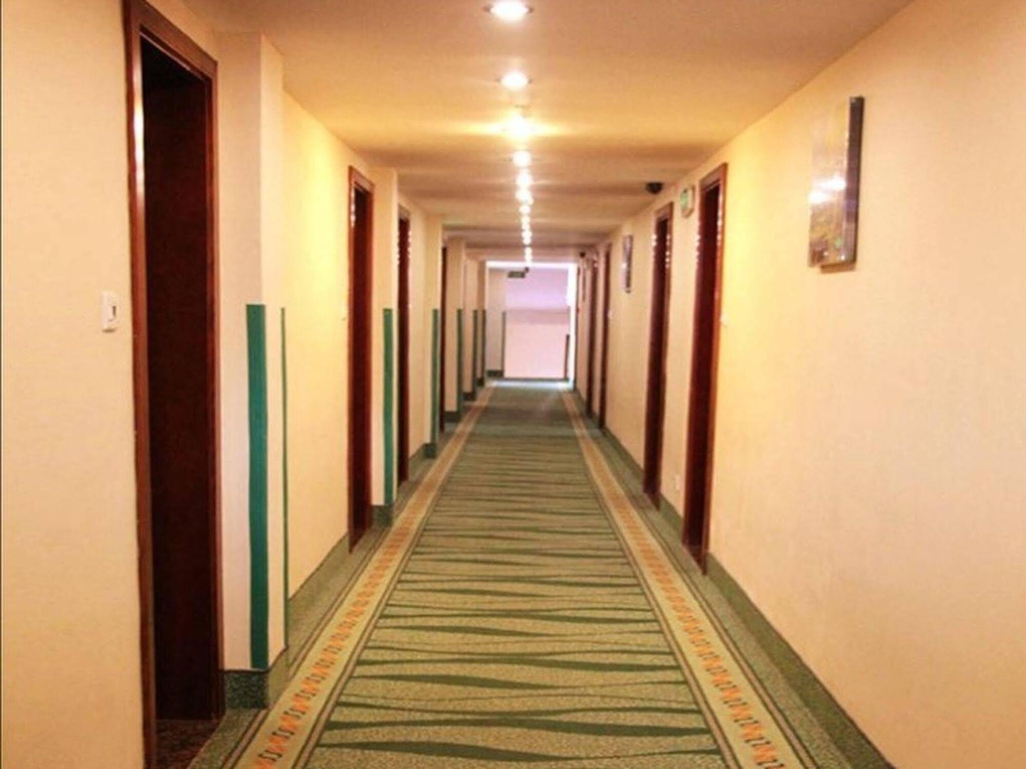 Greentree Inn Guangdong Shenzhen Huaqiangbei Express Hotel Exterior foto